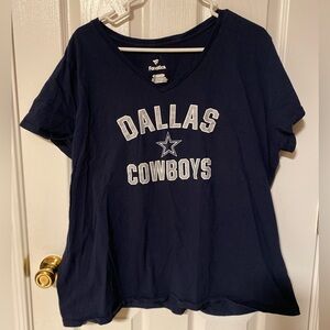 Dallas Cowboys v-neck T-shirt by Fanatics